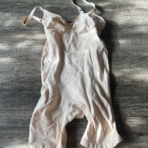 Skims LOW BACK MID THIGH BODYSUIT Size L